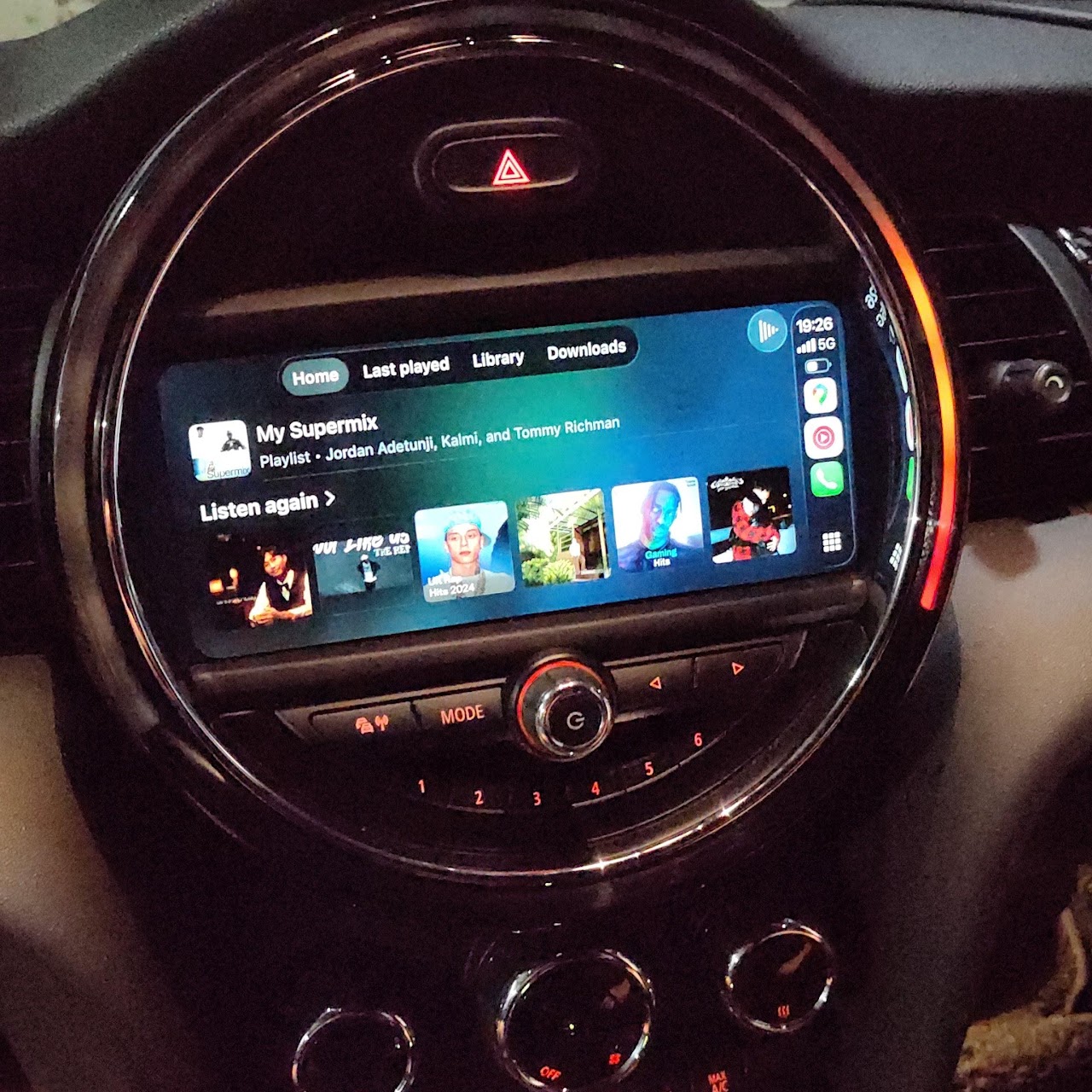 Apple CarPlay retrofit